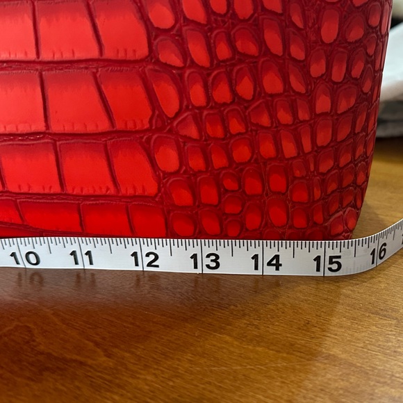 De Vesi Red Croc-Embossed Vegan Leather Large Tote Bag and wallet - Picture 16 of 16